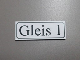 Zeige Details für Gleisschild klein alte Schrift Gleis 1 Bild von Gleisschild klein alte Schrift Gleis 1