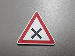 Zeige Details für Verkehrsschild Achtung Kreuzung Bild von Verkehrsschild Achtung Kreuzung