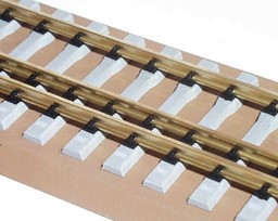 Zeige Details für Schwellen Beton Dreischienengleis Bild von Schwellen Beton Dreischienengleis