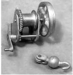 Zeige Details für Seilwinde mit Haken Bild von Seilwinde mit Haken