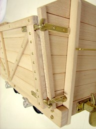 Zeige Details für Kartoffelloren-Beschläge Bild von Kartoffelloren-Beschläge