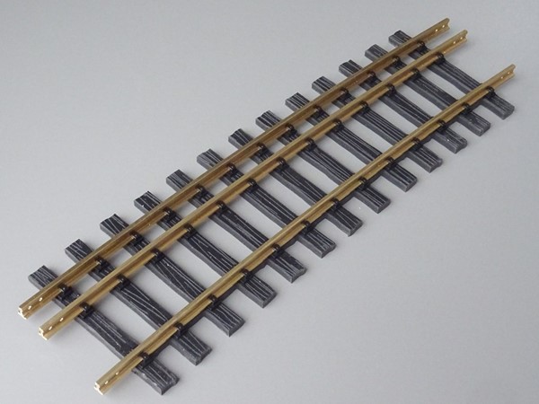 Picture of Curved track 7,5°, radius 3000 mm three-rail track