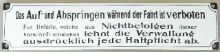 Picture of Plate Das Auf und Abspringen während der Fahrt...