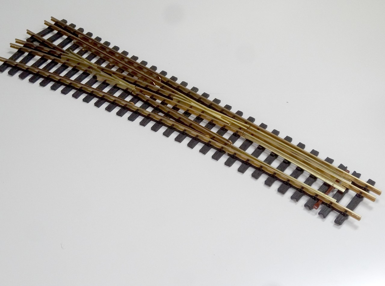 Picture of Three-rail-track-turnout radius 3000 mm, 15° left