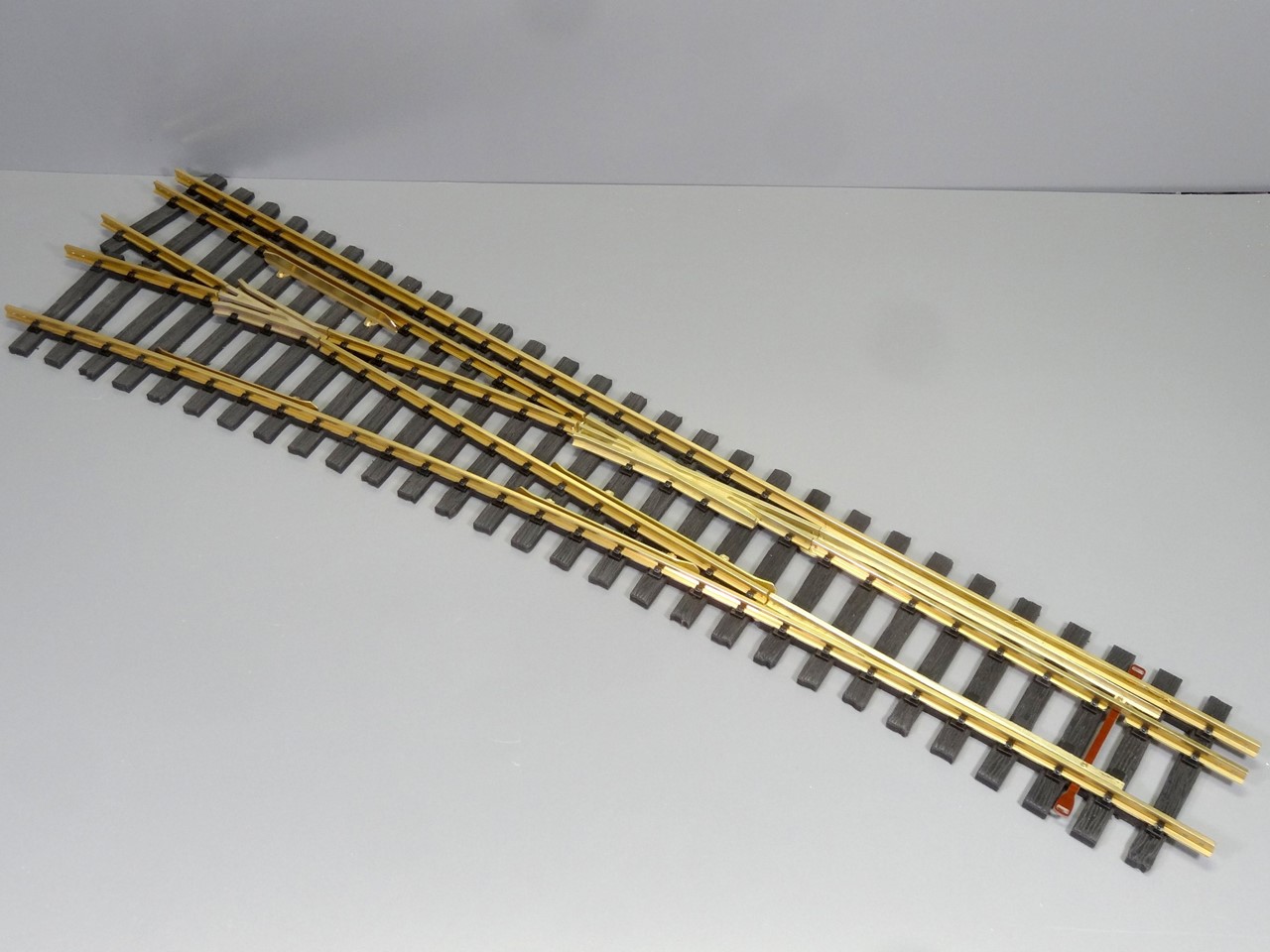 Picture of Standard-gauge-turnout with narrow gauge radius 3000 mm, 15° left