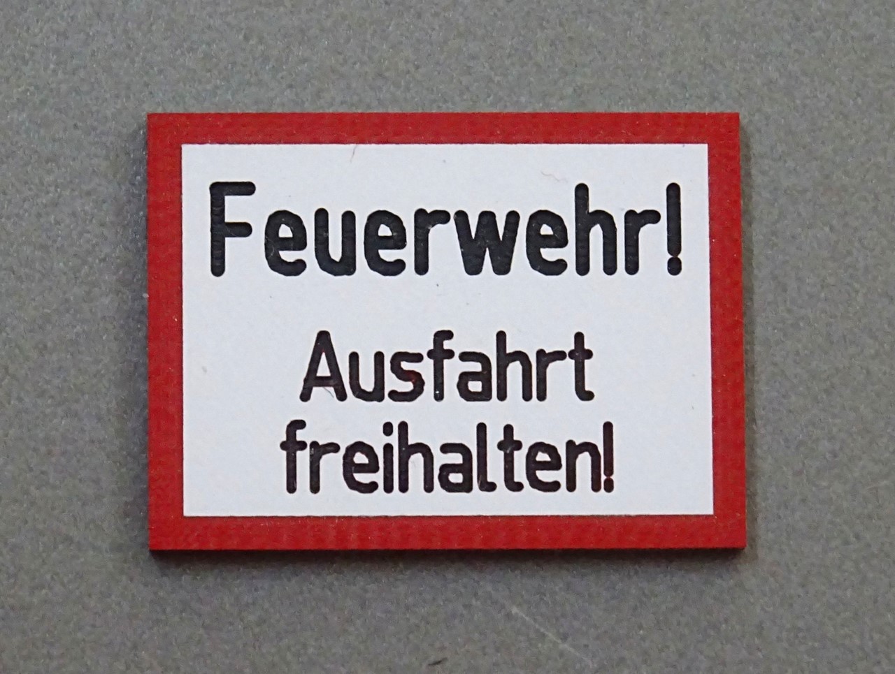Picture of Plate Feuerwehr-Ausfahrt-freihalten