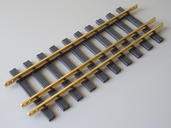 Picture of Straight track 300 mm three-rail track