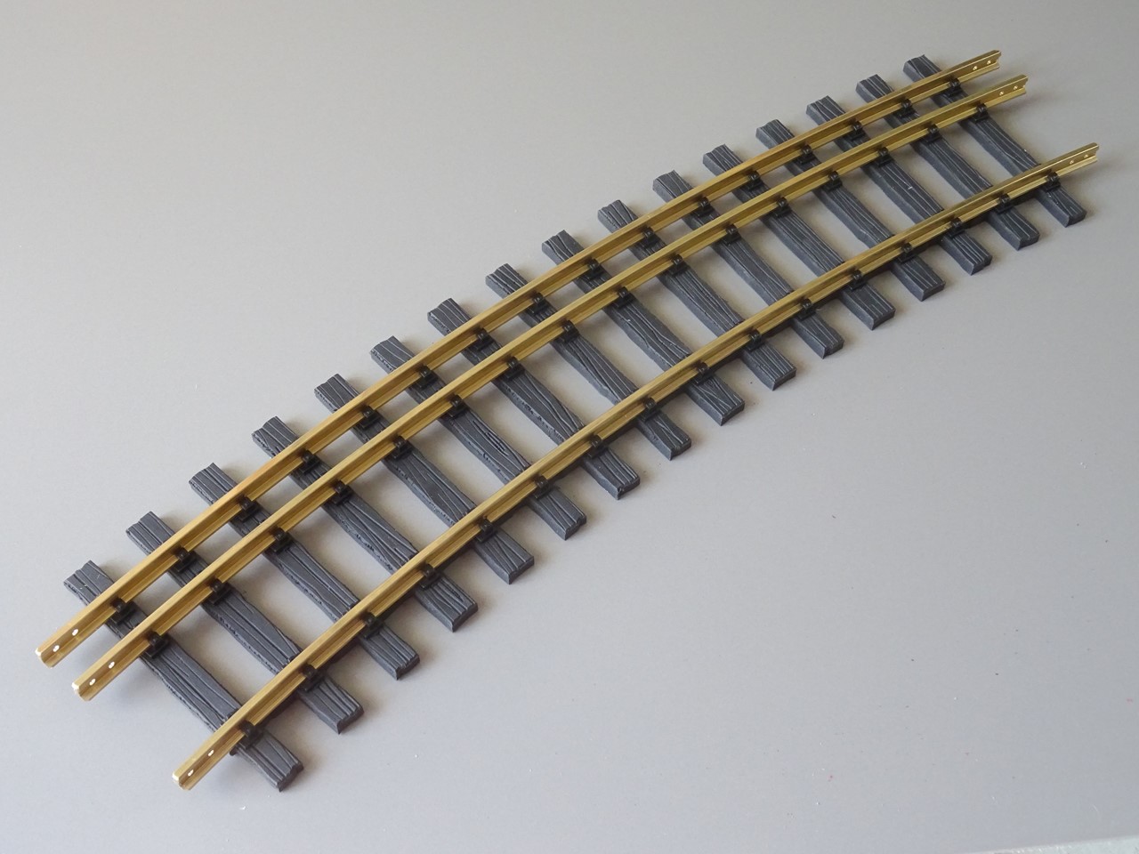 Picture of Curved track 22,5°, R3  radius 1198mm