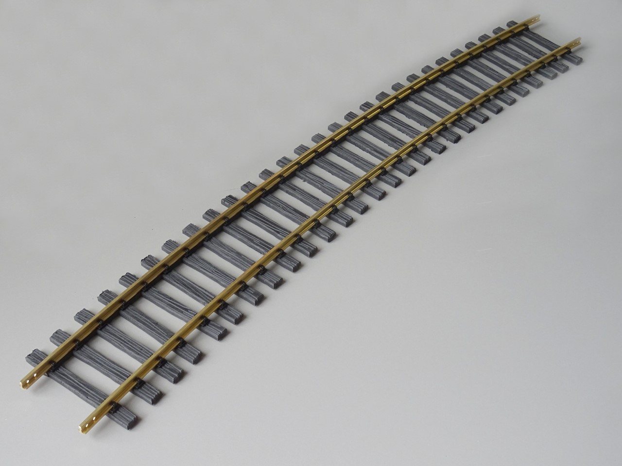 Picture of Curved track 15°, radius 3000 mm standard gauge